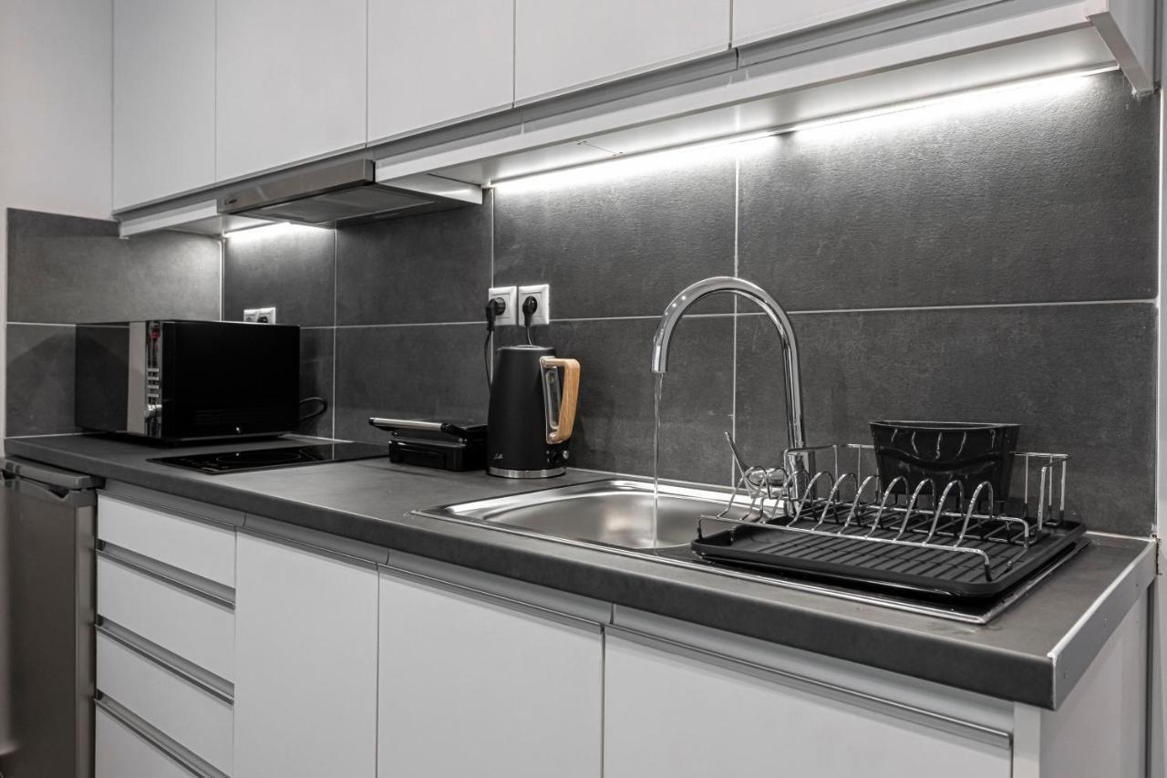 Phaedrus Living: City Center Luxury Flat Loukianou Афины Экстерьер фото