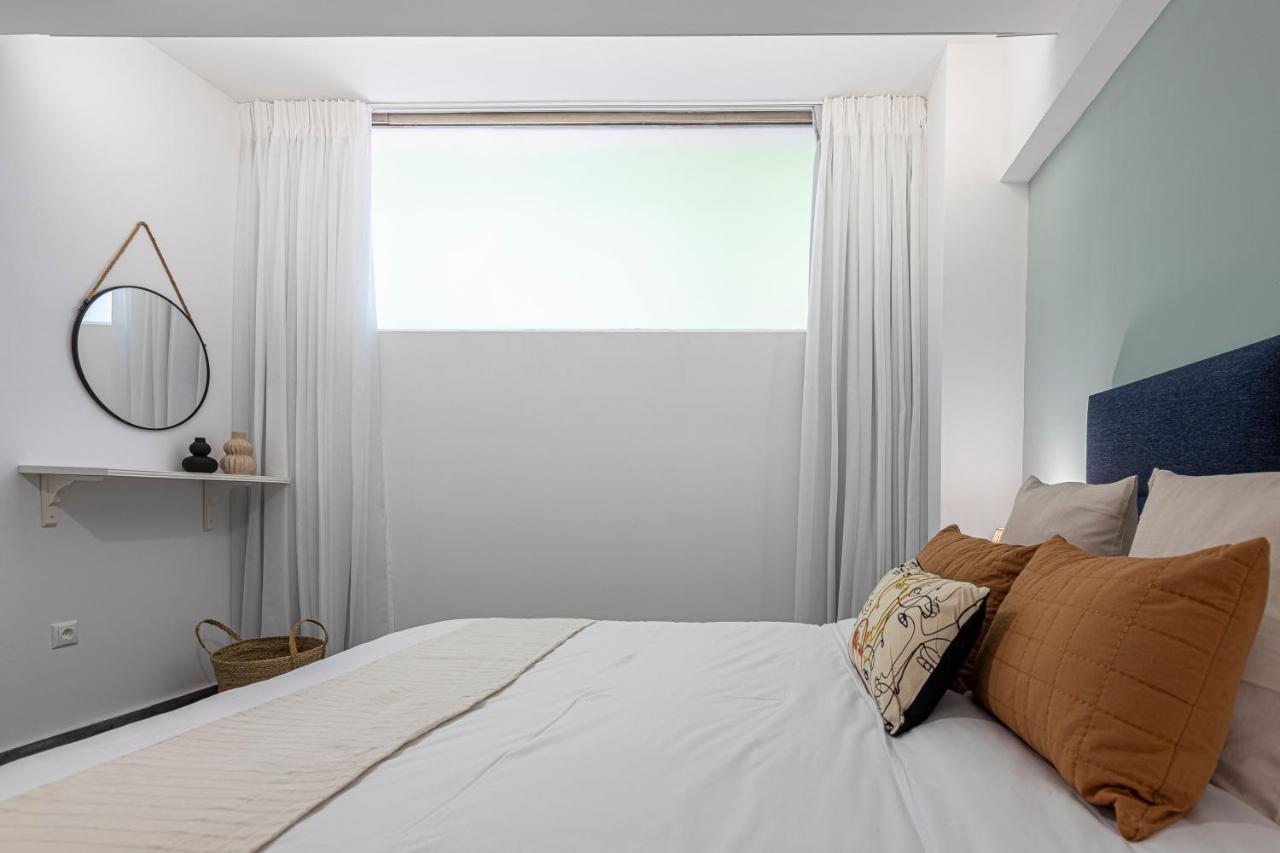 Phaedrus Living: City Center Luxury Flat Loukianou Афины Экстерьер фото