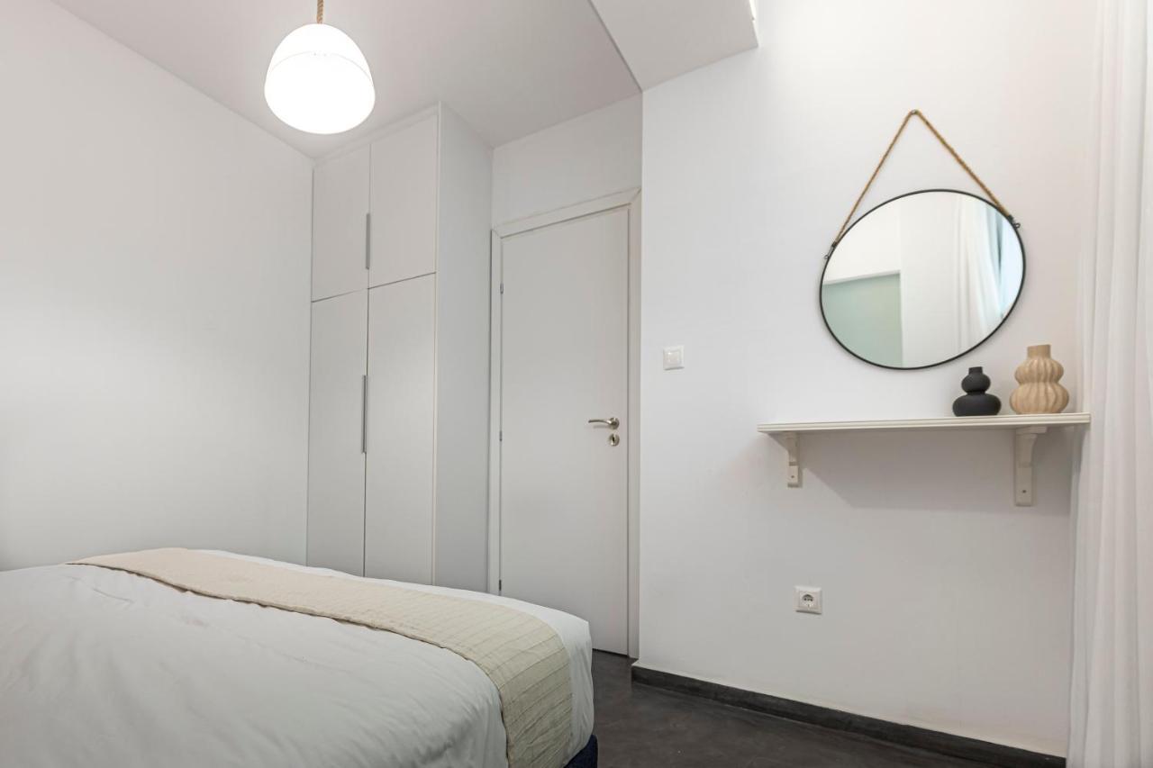 Phaedrus Living: City Center Luxury Flat Loukianou Афины Экстерьер фото