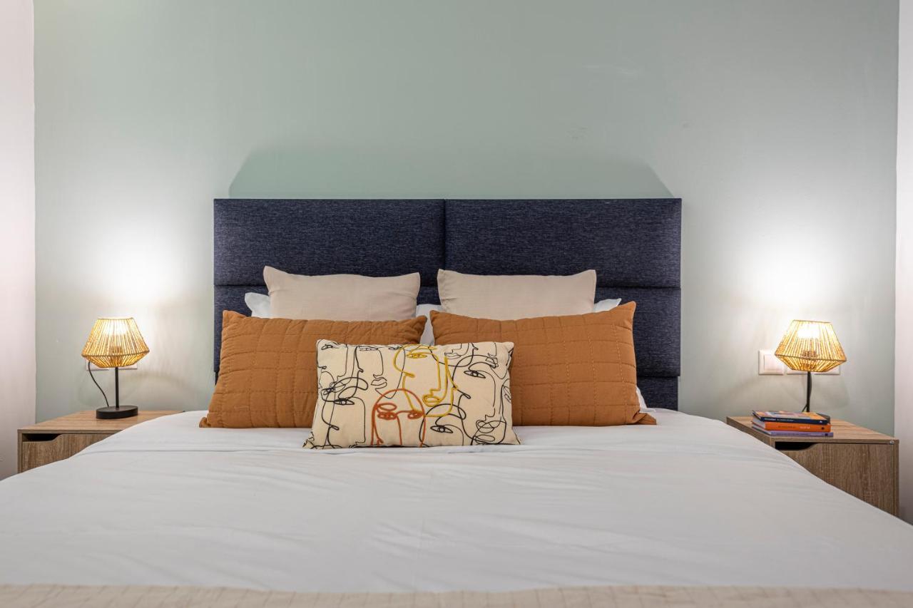 Phaedrus Living: City Center Luxury Flat Loukianou Афины Экстерьер фото